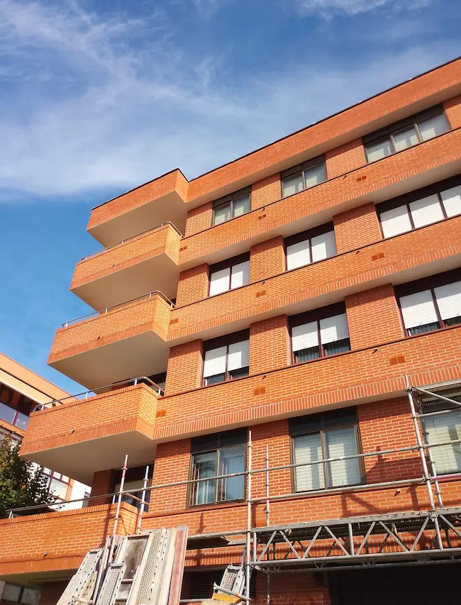 Rehabilitación Fachada Akilino