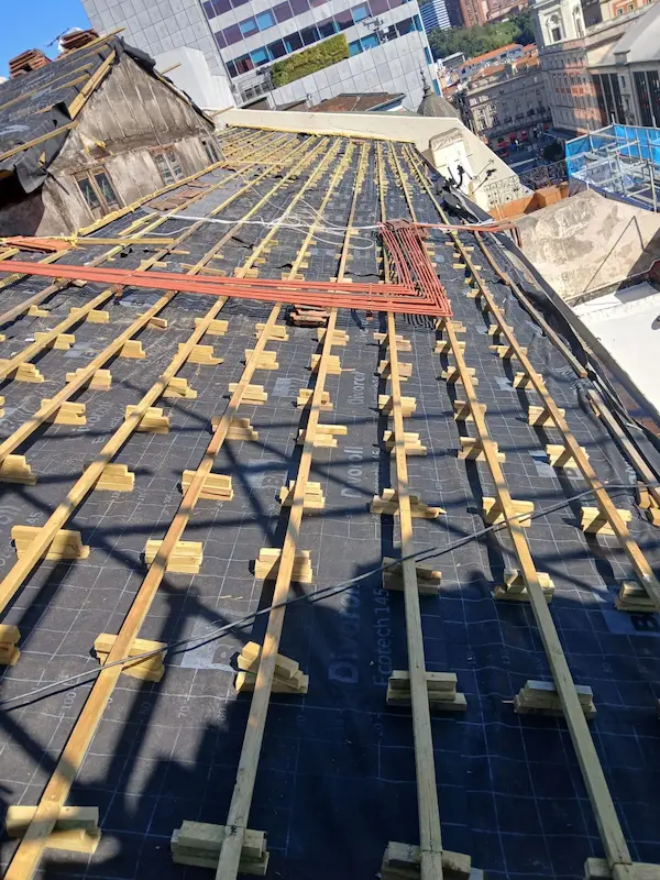 Reforma de tejado en Hurtado de Amezaga 8, Bilbao
