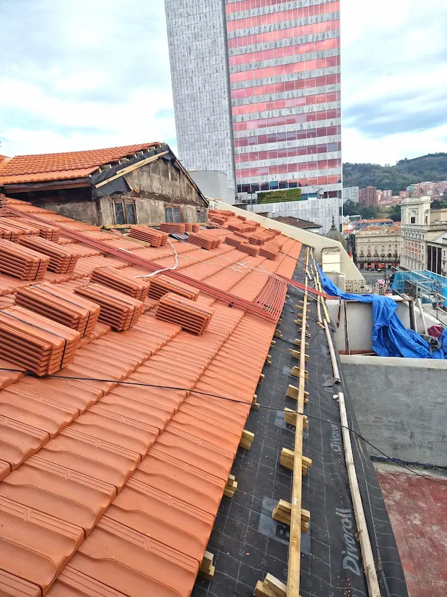 Reforma de tejado en Hurtado de Amezaga 8, Bilbao