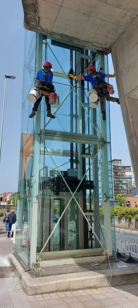 Trabajos verticales en Bizkaia