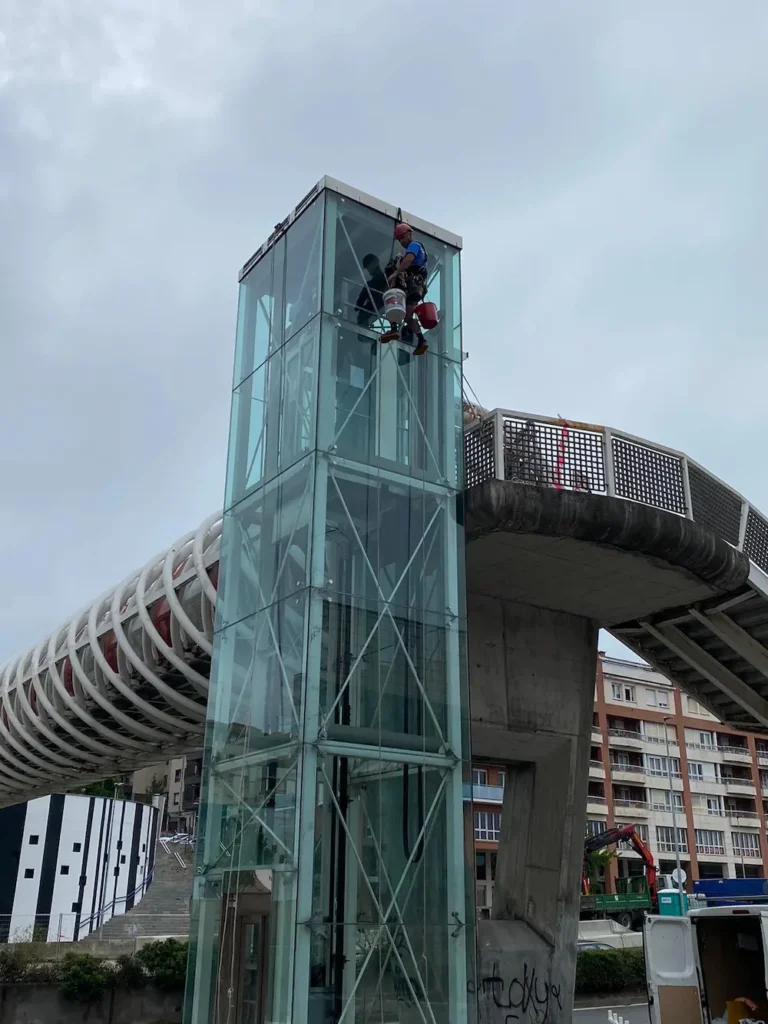 Trabajos verticales en Bizkaia